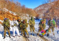 &Epsilon;&Lambda;&Lambda;&Eta;&Nu;&Epsilon;&Sigma; &Kappa;&Omicron;&Mu;&Alpha;&Nu;&Tau;&Omicron;&Sigma; &Epsilon;&Kappa;&Pi;&Alpha;&Iota;&Delta;&Epsilon;&Upsilon;&Omicron;&Nu;&Tau;&Alpha;&Iota; &Sigma;&Tau;&Omicron; &Sigma;&Omicron;&Chi;&Omicron;