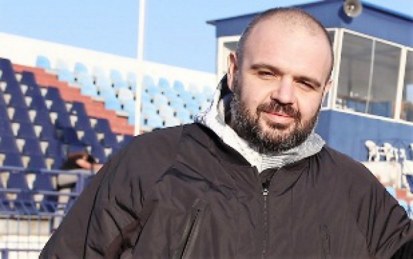 &Kappa;&Omega;&Sigma;&Tau;&Alpha;&Sigma; &Tau;&Sigma;&Alpha;&Kappa;&Iota;&Rho;&Eta;&Sigma; "&Mu;&Epsilon;&Nu;&Omega; &Sigma;&Tau;&Omicron; &Lambda;&Alpha;&Gamma;&Kappa;&Alpha;&Delta;&Alpha; &Sigma;&Tau;&Omicron;&Chi;&Epsilon;&Upsilon;&Omicron;&Upsilon;&Mu;&Epsilon; &Psi;&Eta;&Lambda;&Omicron;&Tau;&Epsilon;&Rho;&Alpha; &Tau;&Omicron;&Upsilon; &Chi;&Rho;&Omicron;&Nu;&Omicron;&Upsilon;"