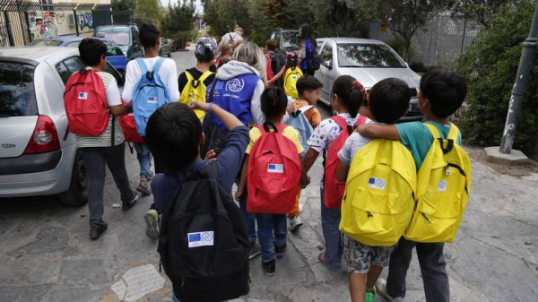 &Gamma;&iota;&alpha; 2&eta; &mu;έ&rho;&alpha; &omicron;&iota; &gamma;&omicron;&nu;&epsilon;ί&sigmaf; &delta;&epsilon;&nu; έ&sigma;&tau;&epsilon;&iota;&lambda;&alpha;&nu; &tau;&alpha; &pi;&alpha;&iota;&delta;&iota;ά &tau;&omicron;&upsilon;&sigmaf; &sigma;&tau;&omicron; &Delta;&eta;&mu;&omicron;&tau;&iota;&kappa;ό &Sigma;&chi;&omicron;&lambda;&epsilon;ί&omicron; &tau;&omicron;&upsilon; &Pi;&rho;&omicron;&phi;ή&tau;&eta;