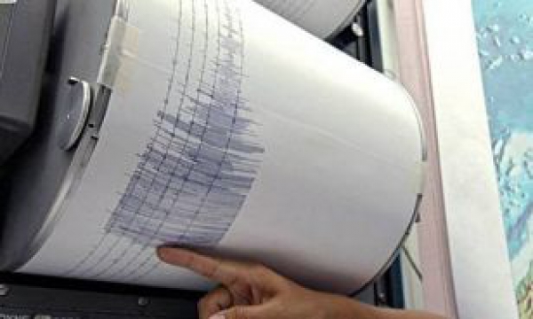 &Alpha;&Sigma;&Theta;&Epsilon;&Nu;&Eta;&Sigma; &Sigma;&Epsilon;&Iota;&Sigma;&Mu;&Iota;&Kappa;&Eta; &Delta;&Omicron;&Nu;&Eta;&Sigma;&Eta; &Sigma;&Tau;&Eta; &Mu;&Epsilon;&Gamma;&Alpha;&Lambda;&Eta; &Beta;&Omicron;&Lambda;&Beta;&Eta;