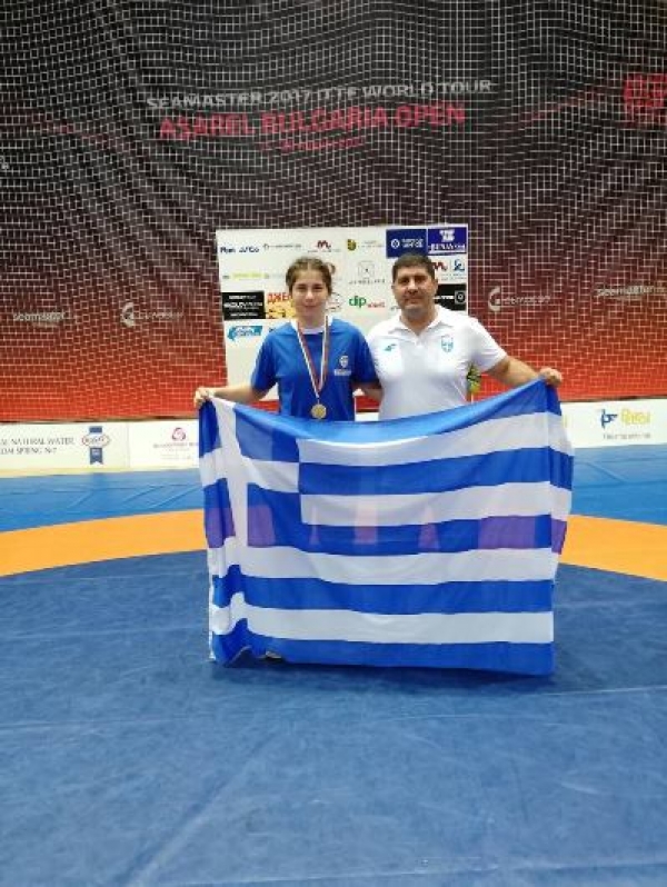 &Alpha;&Theta;&Lambda;&Eta;&Tau;&Rho;&Iota;&Alpha; &Epsilon;&Lambda;&Epsilon;&Nu;&Eta; &Pi;&Alpha;&Pi;&Alpha;&Delta;&Omicron;&Pi;&Omicron;&Upsilon;&Lambda;&Omicron;&Upsilon;