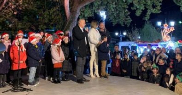&phi;&omega;&tau;&alpha;&gamma;ώ&gamma;&eta;&sigma;&eta; &delta;έ&nu;&tau;&rho;&omicron;&upsilon; &Lambda;&alpha;&gamma;&kappa;&alpha;&delta;ά&sigmaf;