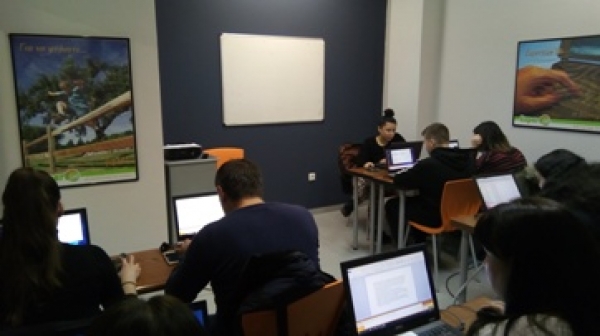 EXPERT-IN-DANAS