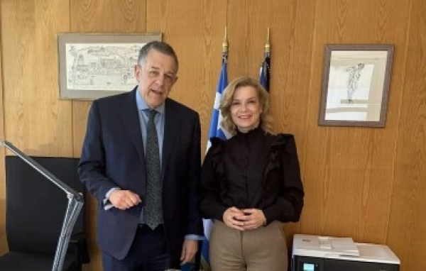 &Nu;ί&kappa;&eta; &Alpha;&nu;&delta;&rho;&epsilon;ά&delta;&omicron;&upsilon;
